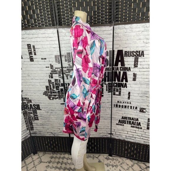 Cynthia Rowley L Pink Satin Floral Pockets Tie Front Spa Robe - Picture 3 of 6
